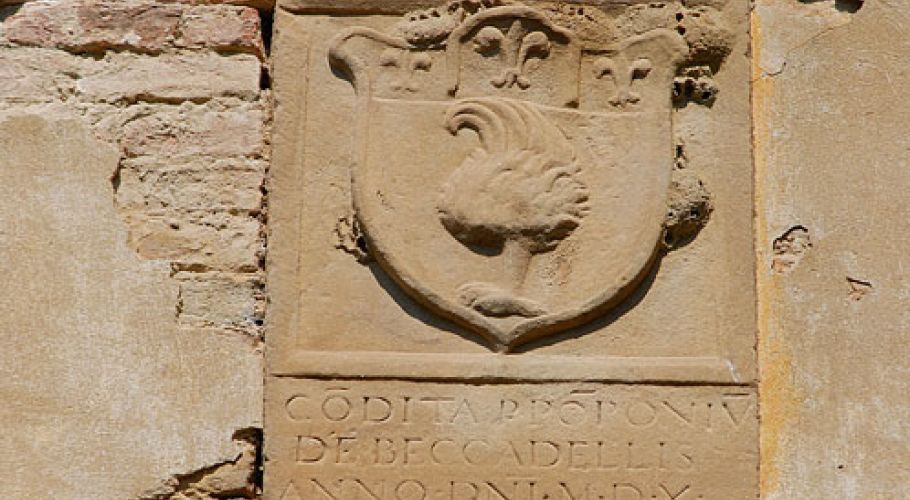Pradalbino, Villa Beccadelli, stemma commemorativo