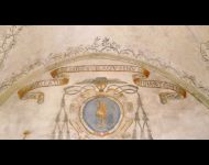 Stemmi Beccadelli, Arcone dell'abside
